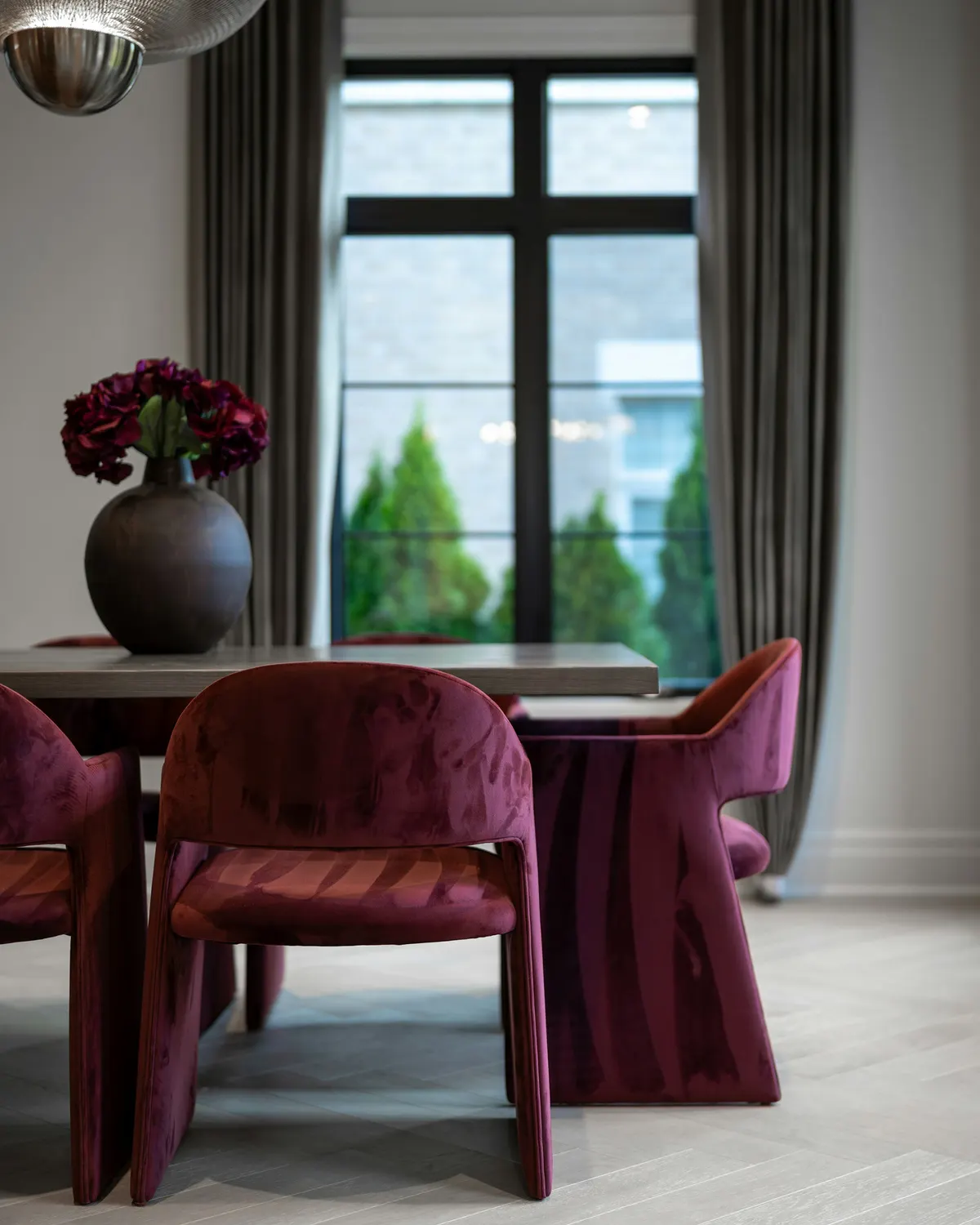 Dining chairs in burgundy velvet