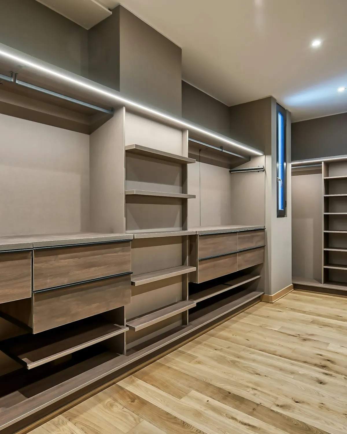 Dressing room with open drawer runs